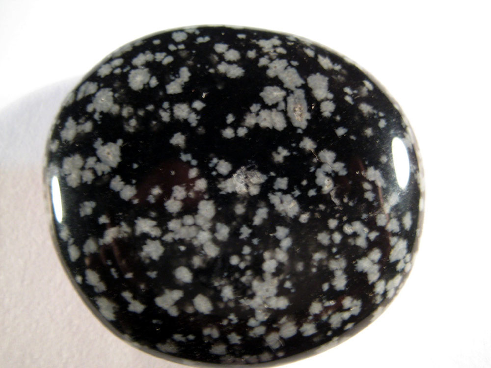 Galet Obsidienne flocons de neiges